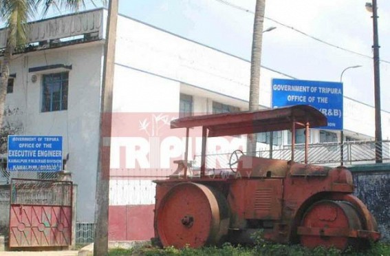 Lackluster attitude of the officials adding to the public sufferings: Officer used to go home on Fridays and to return office on Tuesdays: What a dynamic administration! Lackluster attitude of the officials adding to the public sufferings: Officer used to go home on Fridays and to return office on Tuesdays: What a dynamic administration!